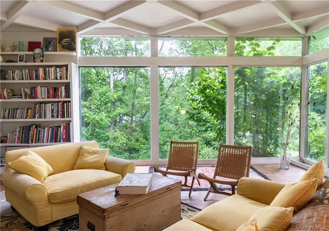 Photo 4 of Single family home for sale at 21 Woods Rd, Palisades, NY 10964 | MLS# 839399 | Listing updated on 2026-04-07