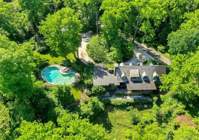 1st image of 21 Woods Rd, Palisades, NY 10964 | MLS# 839399