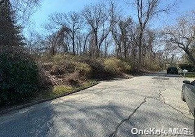 3rd image of Seacrest Dr, Huntington, NY 11743 | MLS# 839482