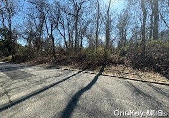 4th image of Seacrest Dr, Huntington, NY 11743 | MLS# 839482