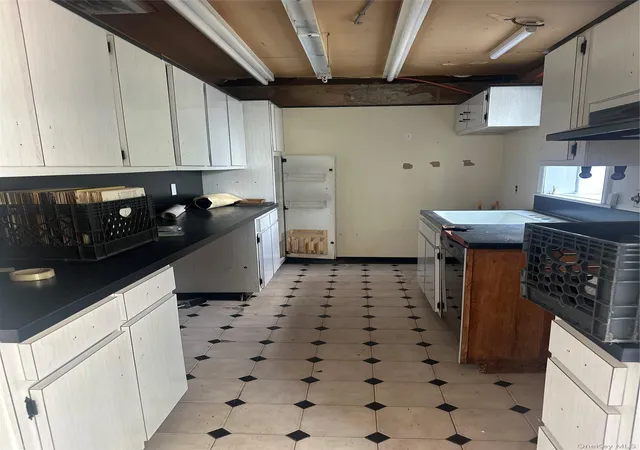 9th image of 122 Finucane Pl, Hempstead, NY 11598 | MLS# 839753