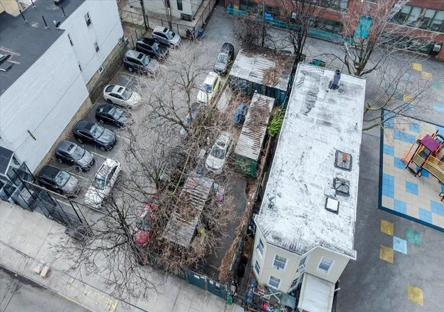 16th image of 1667 Hunt Ave, Bronx, NY 10462 | MLS# 840073