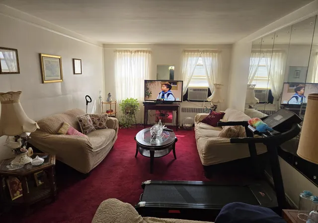 3rd image of 801 Bronx River Rd, Yonkers, NY 10701