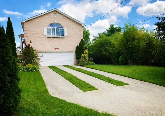 Photo 2 of Single family home for sale at 150 129 Powells Cvs Blvd, Whitestone, NY 11357 | MLS# 840383 | Listing updated on 2026-02-27