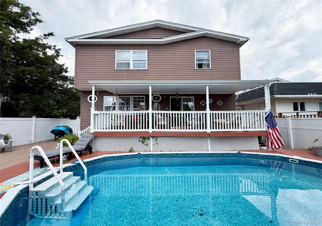 Photo 3 of Sale Pending at 55 Willow Ln, Babylon, NY 11757 | MLS# 840531 | Listing updated on 2026-09-12