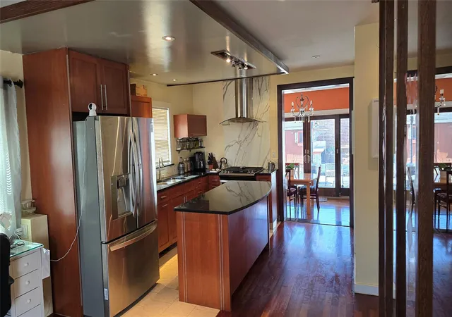 Photo 4 of Sale Pending at 56-14 184 St, Fresh Meadows, NY 11365 | MLS# 840744 | Listing updated on 2025-05-06
