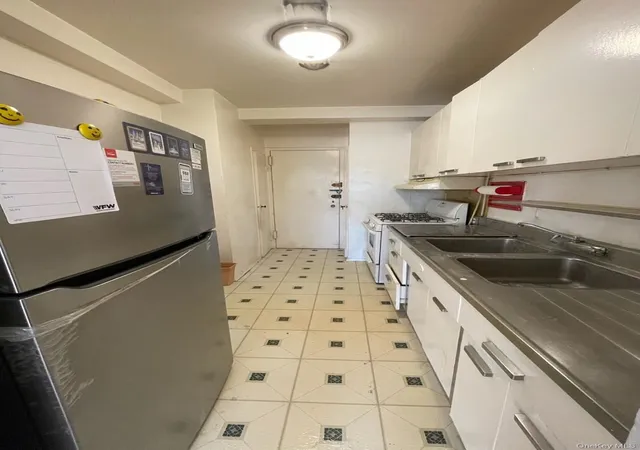 Homes for sale in New York, NY | 3 Fordham Hill Oval #4G, New York, NY 10458 | MLS# 840932