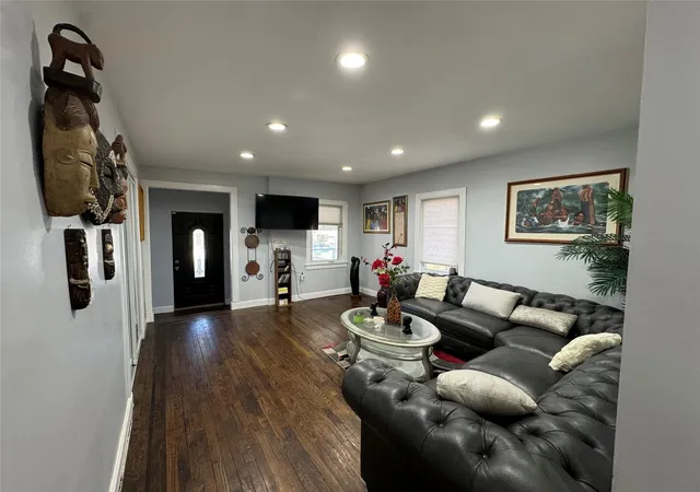 Photo 4 of Sale Pending at 11583 220th Street, Cambria Heights, NY 11411 | MLS# 841875 | Listing updated on 2025-05-13