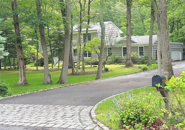 3rd image of 39 Cliff Rd, Port Jefferson, NY 11777 | MLS# 842068