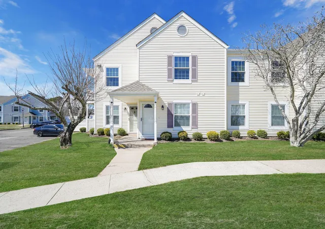 Photo 1 of Condominium at 80 Fairview Cir, Middle Island, NY 11953 | MLS# 842083 | | Sold on 2025-06-09