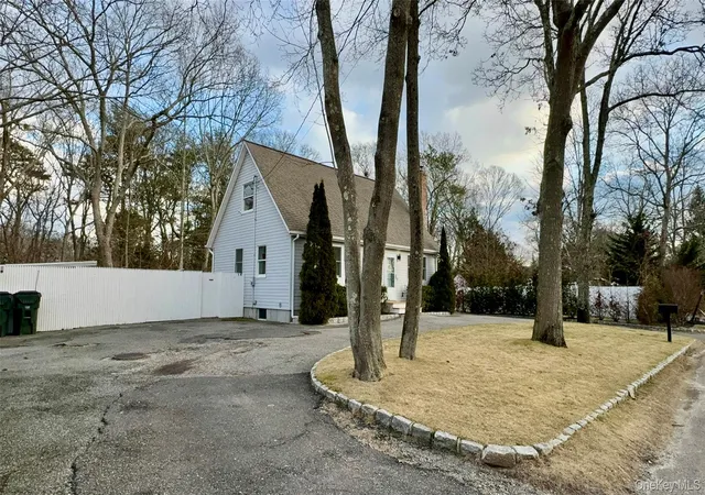 3rd image of 4 N Westbury Rd, Hampton Bays, NY 11946 | MLS# 842993