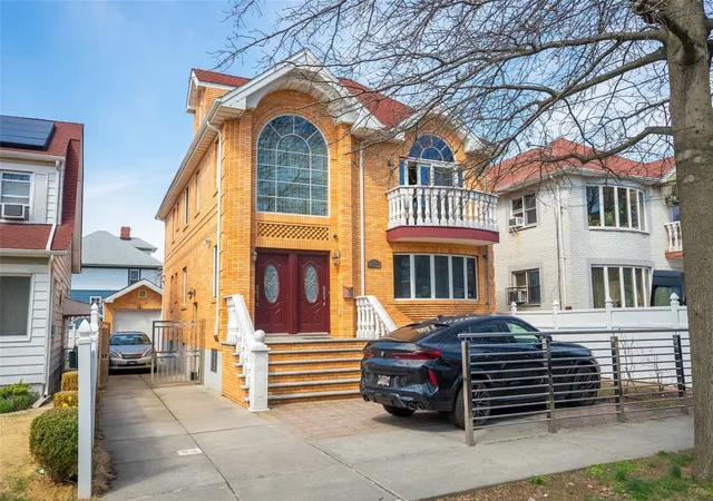 Photo 1 of Sale Pending at 42 20 158th St, Flushing, NY 11358 | MLS# 843127 | Listing updated on 2025-08-27