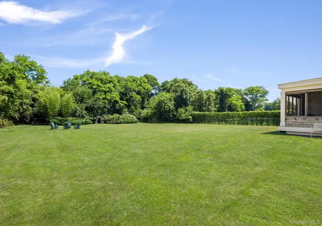 Photo 3 of Single family home for sale at 19 Quaquanantuck Ln, Southampton, NY 11959 | MLS# 843144 | Listing updated on 2026-09-25