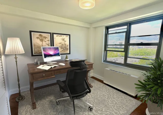 4th image of 61-20 Grand Central Pkwy #A1402, Forest Hills, NY 11375 | MLS# 843499