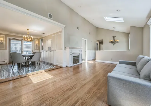 Single family home for sale at 3 Glen Way, Cold Spring Harbor, NY 11724 | MLS# 844620 | Listing updated on 2025-08-30