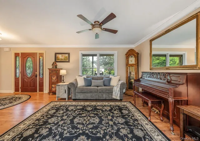 Photo 4 of Single family home for sale at 25 Locust Ln, Brookhaven, NY 11764 | MLS# 844981 | Listing updated on 2026-10-06