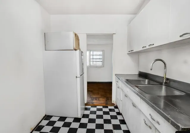 3rd image of 4 Fordham Hill Oval #8D, Bronx, NY 10468 | MLS# 845440