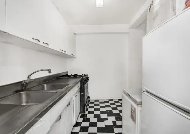 4th image of 4 Fordham Hill Oval #8D, Bronx, NY 10468 | MLS# 845440