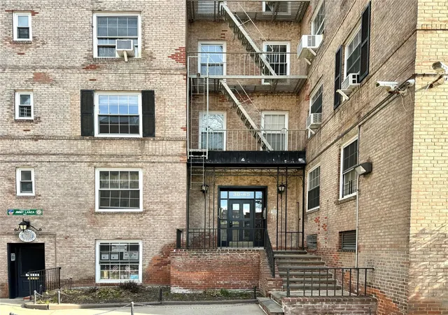 Photo 2 of Sale Pending at 3045 Hobart St #4H, Woodside, NY 11377 | MLS# 846235 | Listing updated on 2025-05-23