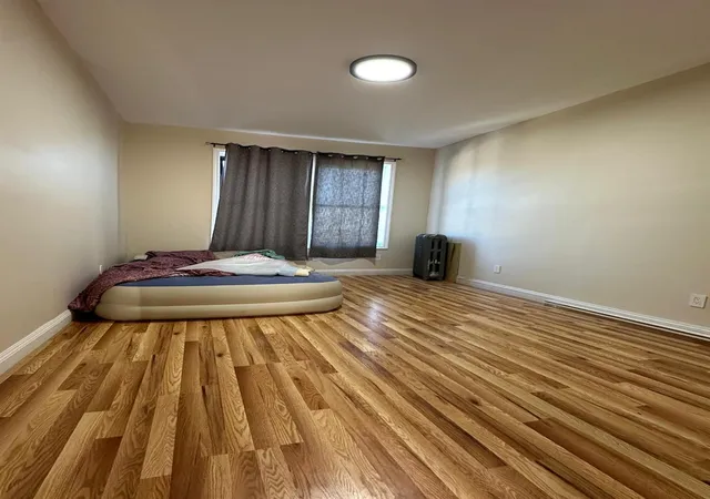 2nd image of 97-52 75Th St, Ozone Park, NY 11416