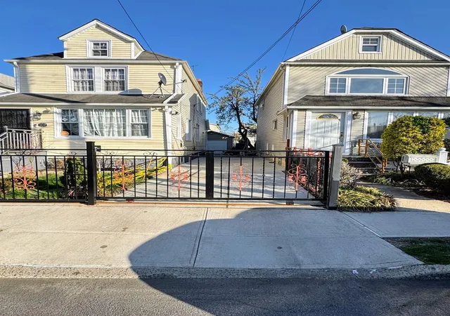 2nd image of 167 16 118th Ave Ave, Jamaica, NY 11434 | MLS# 848433