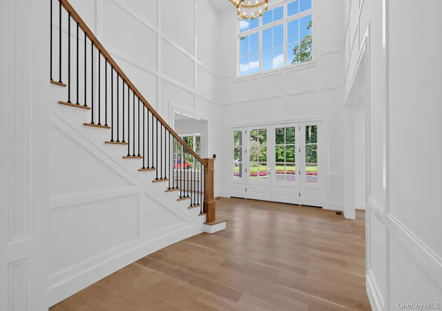 Photo 3 of Single family home for sale at 2 E Gate Rd, Huntington, NY 11743 | MLS# 850219 | Listing updated on 2026-10-04