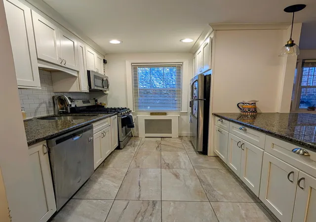 Photo 1 of Sale Pending at 200 N Village Ave #B1, Rockville Centre, NY 11570 | MLS# 850618 | Listing updated on 2025-06-05