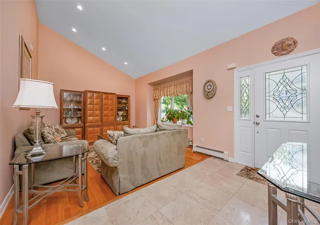 5th image of 353 Thrift St, Islip, NY 11779 | MLS# 850738