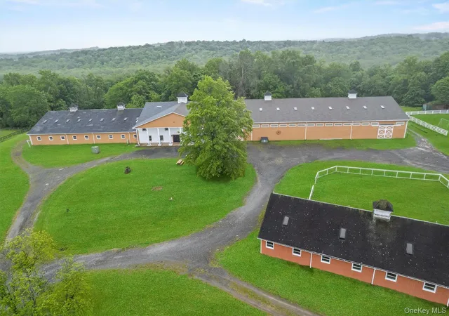 2nd image of 173 Sarah Wells Trail, Campbell Hall, NY 10916 | MLS# 850779
