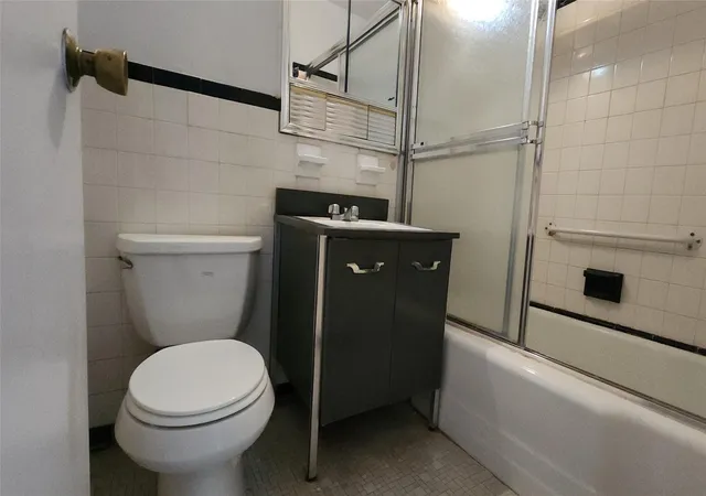 4th image of 92-30 56Th Ave, New York, NY 11373