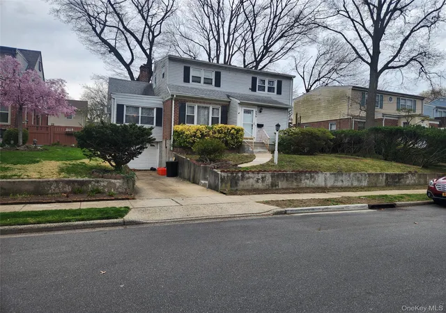Homes for sale in West Hempstead, NY | 899 Cleveland St, West Hempstead, NY 11552 | MLS# 850928