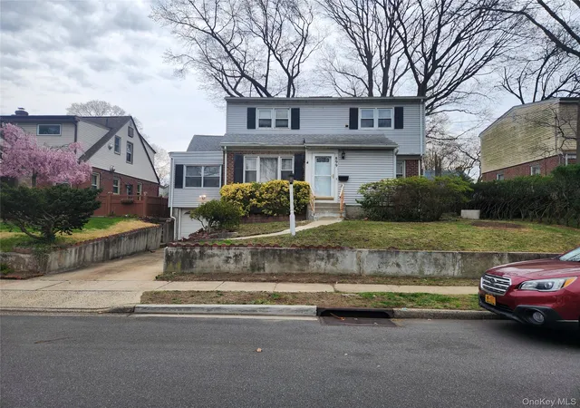 Homes for sale in West Hempstead, NY | 899 Cleveland St, West Hempstead, NY 11552 | MLS# 850928