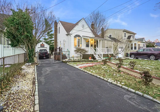Single family home for sale at 2496 Camp Ave, North Bellmore, NY 11710 | MLS# 851129 | Listing updated on 2025-07-18