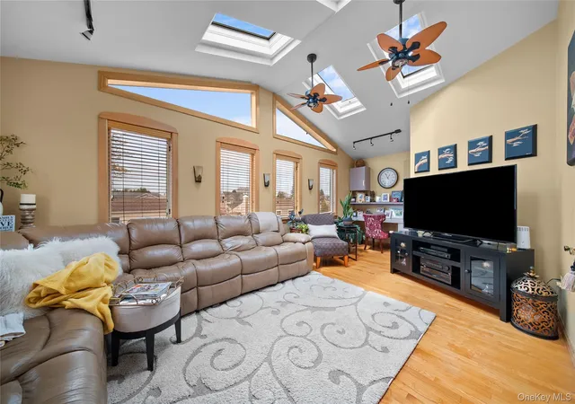 5th image of 312 Ocean Ave, Massapequa Park, NY 11762 | MLS# 851555