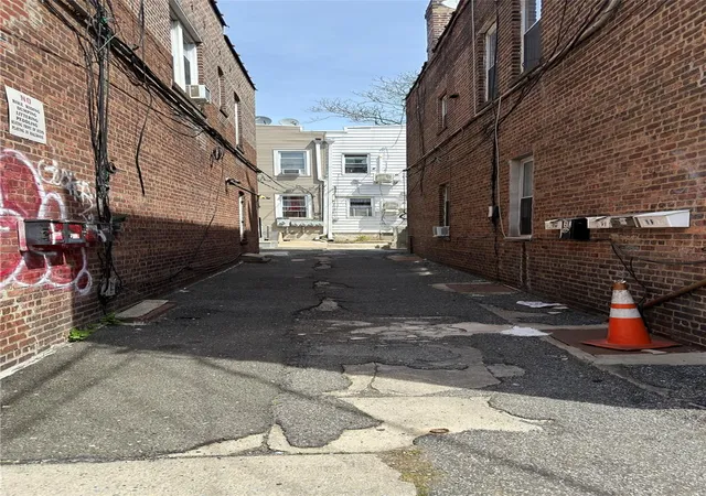 Listing Photo 5 - Condo for sale in building located at 5507 103rd St, New York, NY 11368