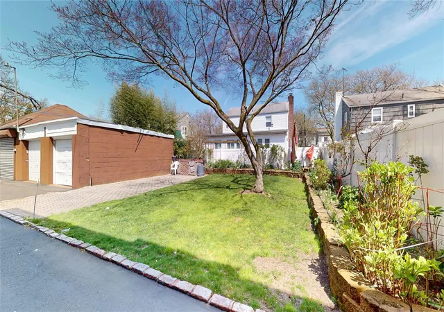 Photo 4 of Sale Pending at 3106 Healy Ave, Far Rockaway, NY 11691 | MLS# 853842 | Listing updated on 2026-04-04