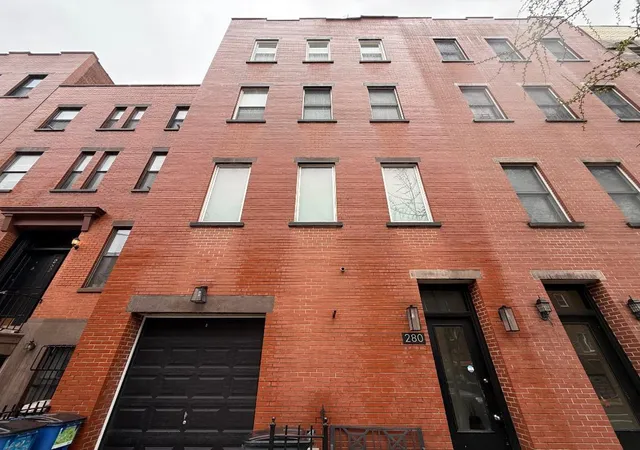 Photo 3 of Sale Pending at 280 Sackett St, Brooklyn, NY 11231 | MLS# 853962 | Listing updated on 2025-12-25