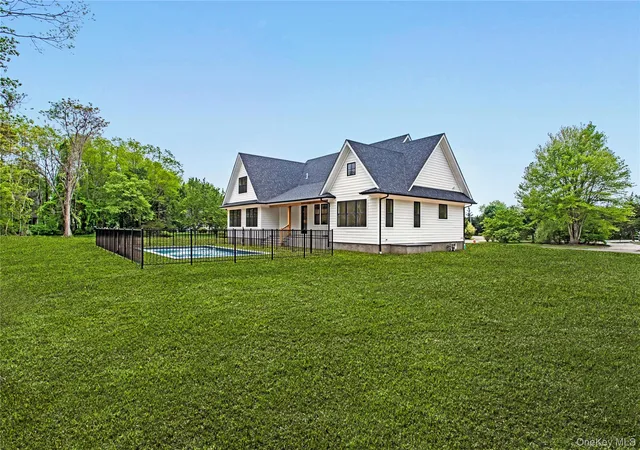 5th image of 33 Lagoon Ct, Riverhead, NY 11901 | MLS# 854138