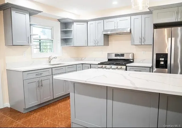 Photo 2 of Multi family home for sale at 2723 Colden Ave, Bronx, NY 10469 | MLS# 854492 | Listing updated on 2026-09-28