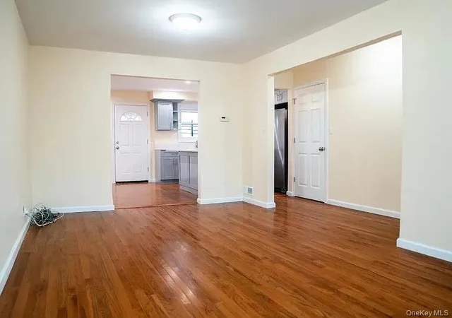 Photo 3 of House for sale at 2723 Colden Ave, Bronx, NY 10469 | MLS# 854492 | Listing updated on 2026-09-28
