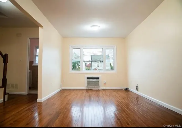 Photo 4 of House for sale at 2723 Colden Ave, Bronx, NY 10469 | MLS# 854492 | Listing updated on 2026-09-28