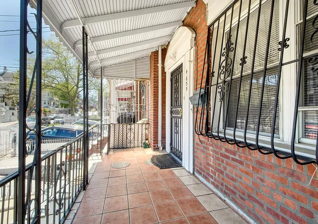 3rd image of 4635 Matilda Ave, Bronx, NY 10470 | MLS# 855109