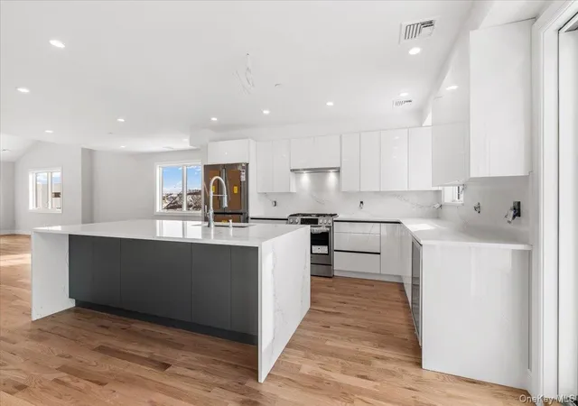 Photo 2 of Single family home for sale at 56 Oregon St, Long Beach, NY 11561 | MLS# 855932 | Listing updated on 2026-10-08
