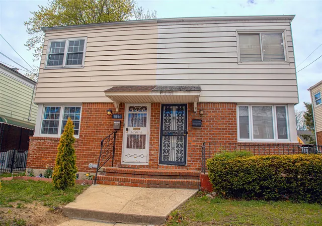 Photo 1 of Sale Pending at 114 22 197 St, Saint Albans, NY 11412 | MLS# 856072 | Listing updated on 2025-07-02