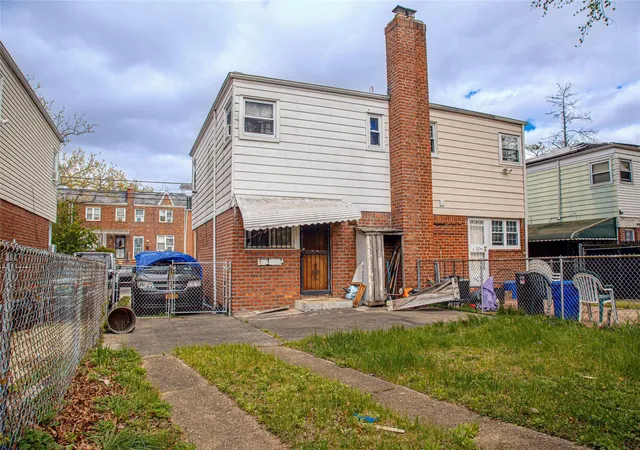 Photo 3 of Sale Pending at 114-22 197 St, Saint Albans, NY 11412 | MLS# 856072 | Listing updated on 2025-07-02