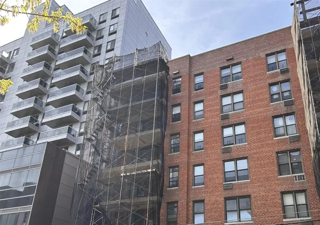 2nd image of 13705 Franklin Ave #3J, Flushing, NY 11355 | MLS# 856225
