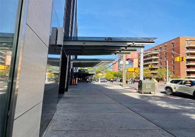 3rd image of 13705 Franklin Ave #3J, Flushing, NY 11355 | MLS# 856225