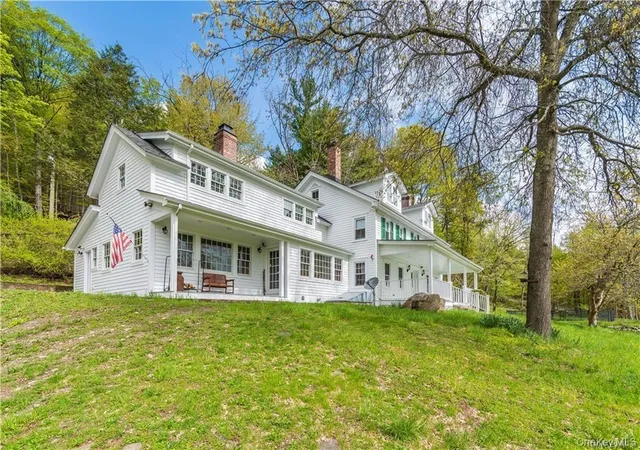 Photo 1 of Single family home for sale at 669 Mountain Rd, Middletown, NY 10940 | MLS# 856567 | Listing updated on 2026-01-13