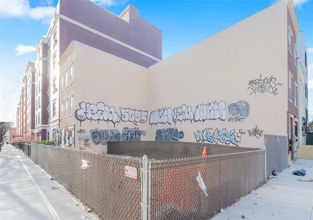 3rd image of 52 Buffalo Ave, Brooklyn, NY 11233 | MLS# 857953