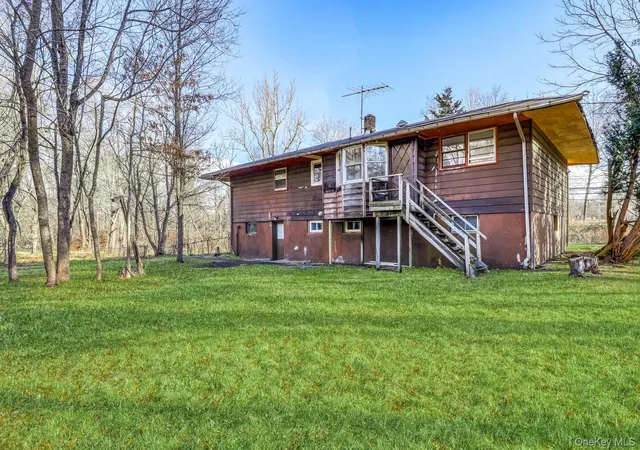 Photo 5 of Single family home for sale at 3 Camp Hl Rd, Pomona, NY 10970 | MLS# 859143 | Listing updated on 2026-03-26